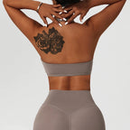 grey rusched muscle cleavage crop top for sport