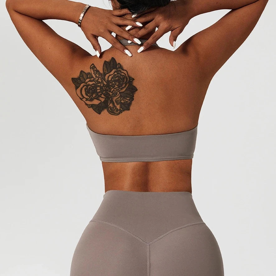 grey rusched muscle cleavage crop top for sport